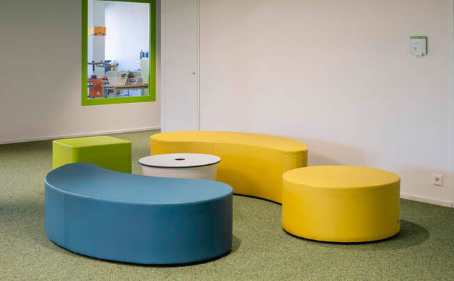 Interior view of Obersee Bilingual School