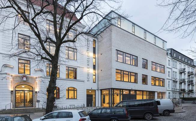 Buitenaanzicht van Basisschool Kielortallee Hamburg