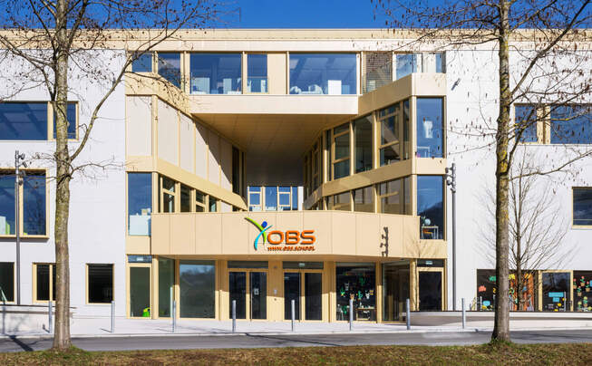 Buitenaanzicht Obersee Bilingual School (OBS) in Wollerau