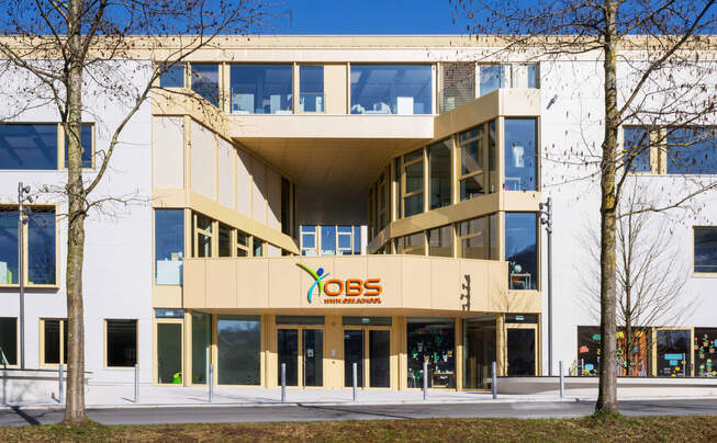Exterior view of Obersee Bilingual School