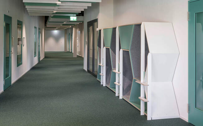 Interior view of Obersee Bilingual School