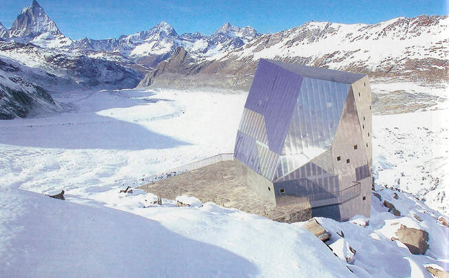 Buitenaanzicht van de Monte Rosa Hut Zermatt