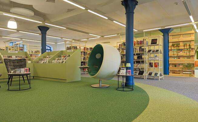 Binnenaanzicht openbare bibliotheek Alte Pfortmühle in Hameln