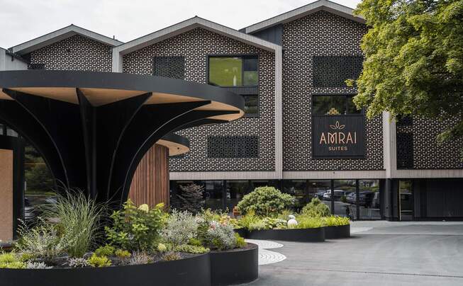 Aussenansicht Hotel AMRAI SUITES
