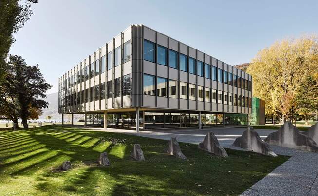 Vue extérieure du gymnase Strandboden Biel