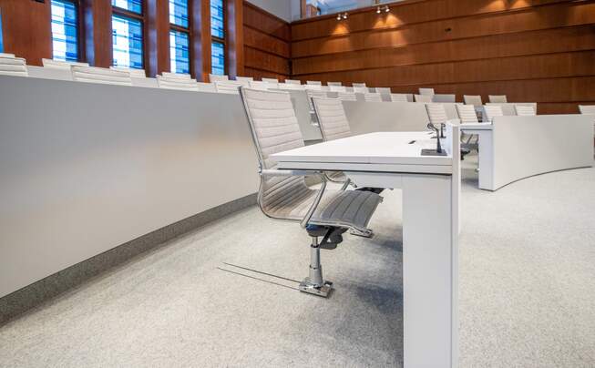 Salle du conseil municipal d'Oberhause avec revêtement de sol textile Kugevlies de Fabromont